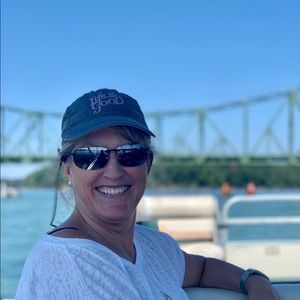 Meet your Posher, Jennifer